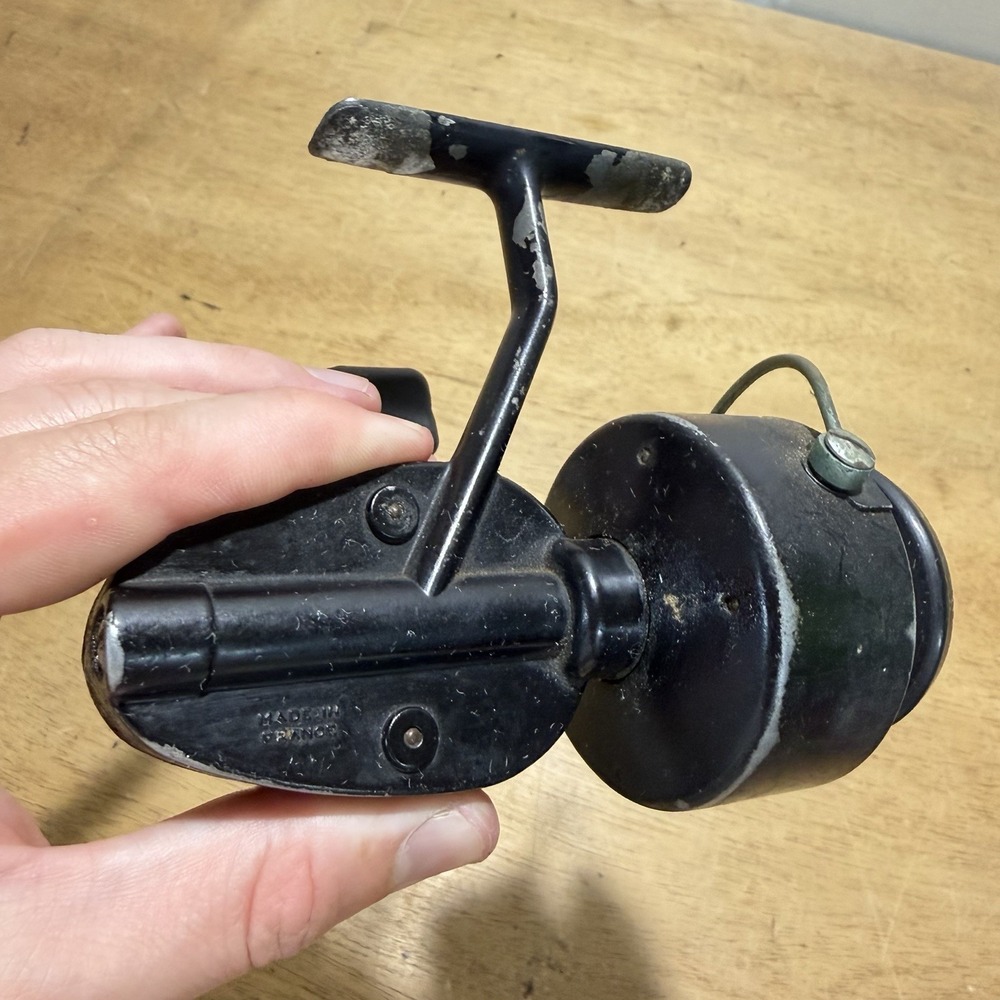 Vintage Garcia Mitchell 300 Spinning Reel France Fishing Reel Black Antique - Picture 10 of 13